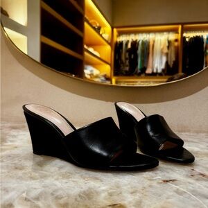 Chic Black Wedge Sandals